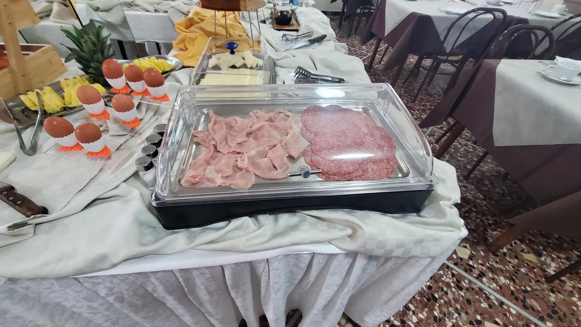 Alevon Hotel Римини Екстериор снимка
