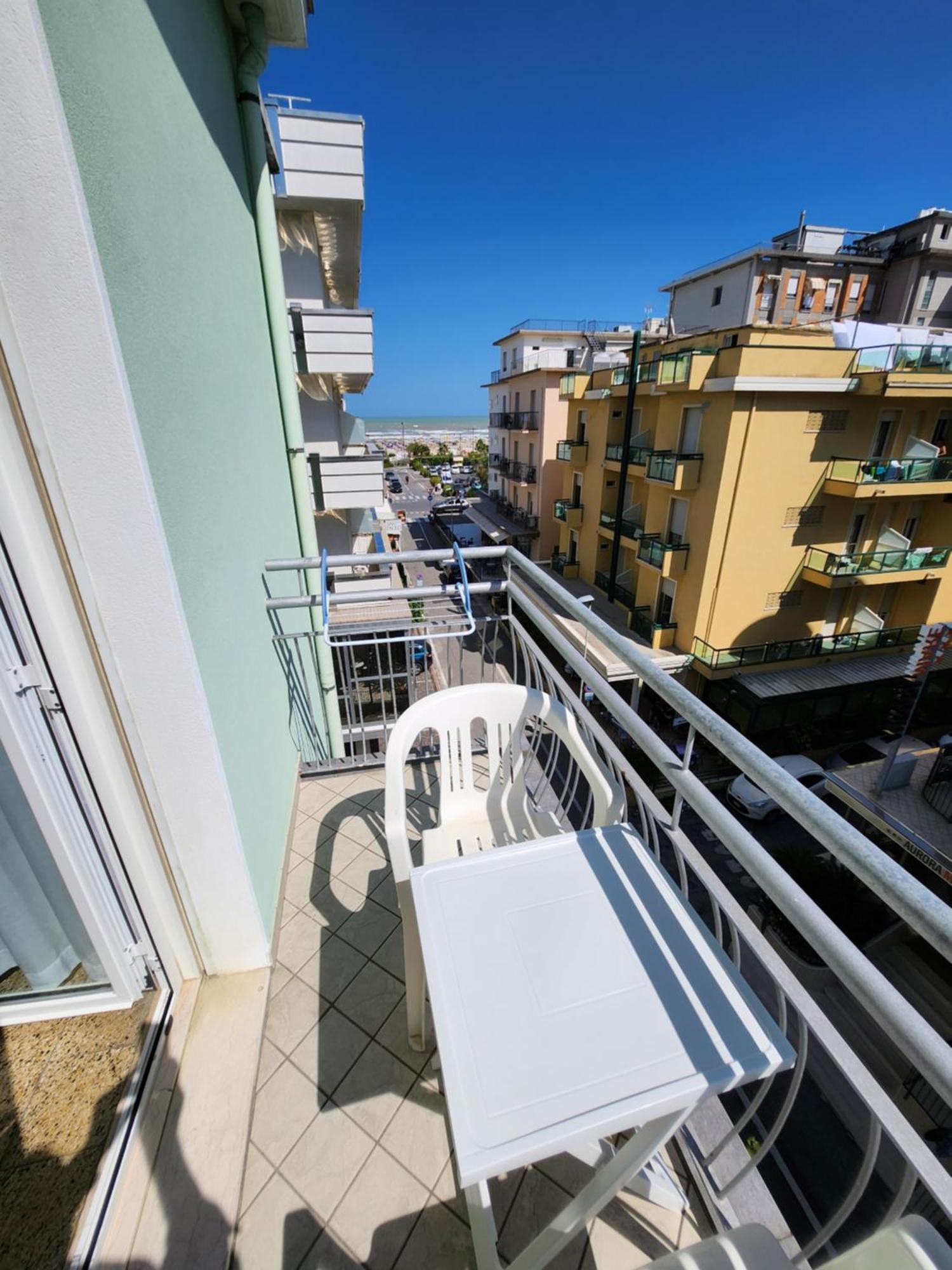Alevon Hotel Римини Екстериор снимка