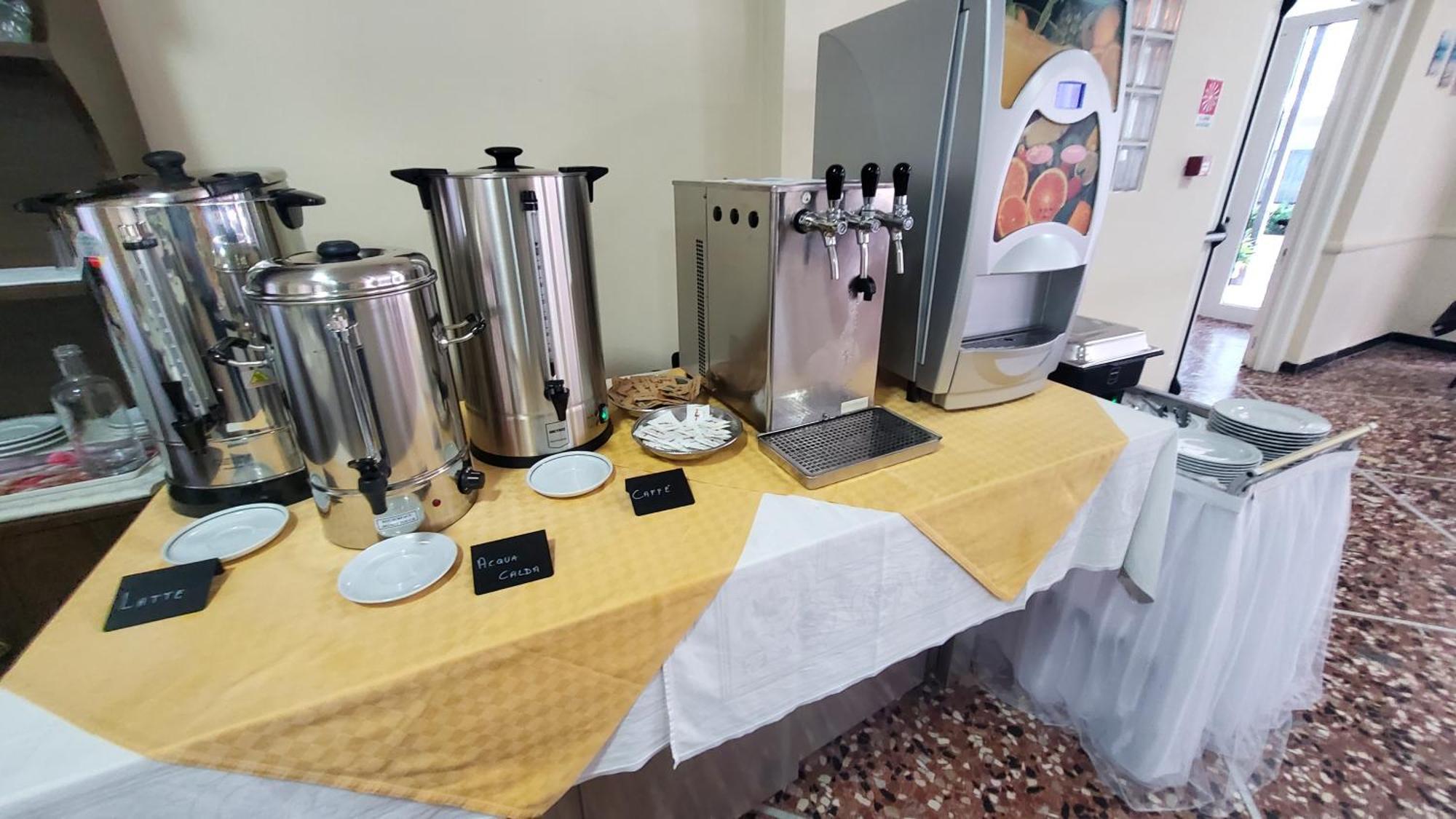 Alevon Hotel Римини Екстериор снимка