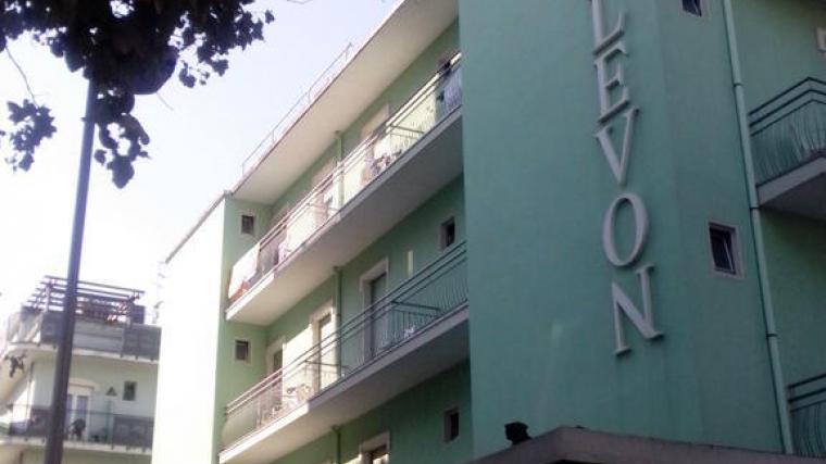 Alevon Hotel Римини Екстериор снимка