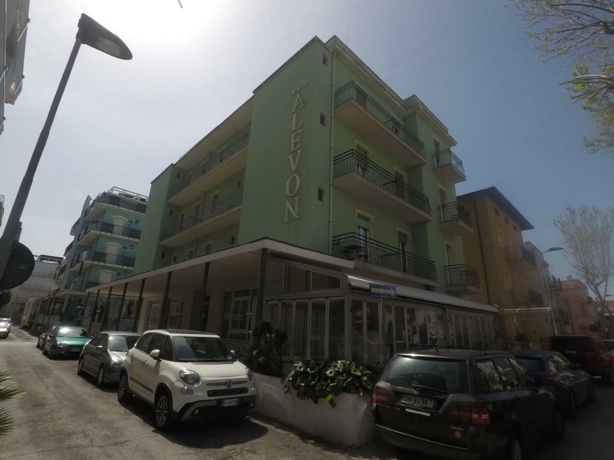 Alevon Hotel Римини Екстериор снимка